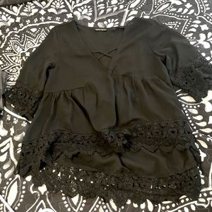 Cute high low blouse with lace details🧡